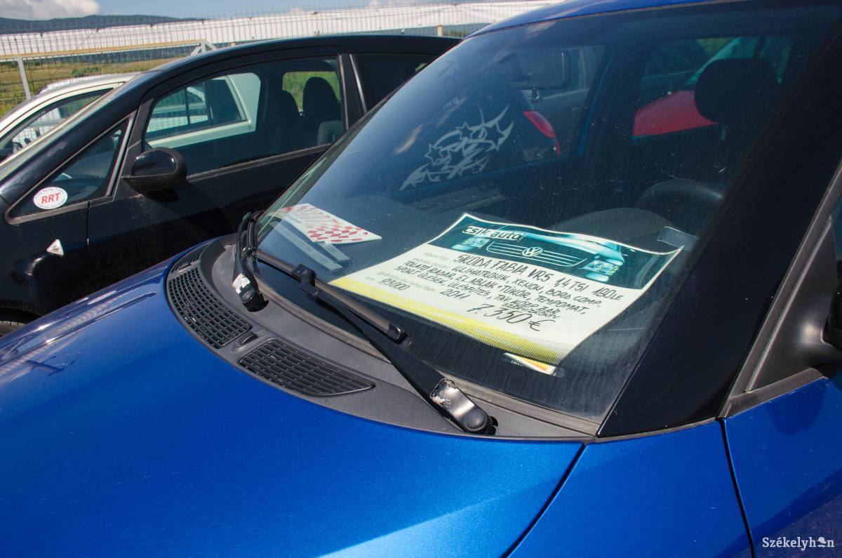 Legyen használt vagy új, a személygépkocsik árát mindenki euróban határozza meg •  Fotó: Gecse Noémi