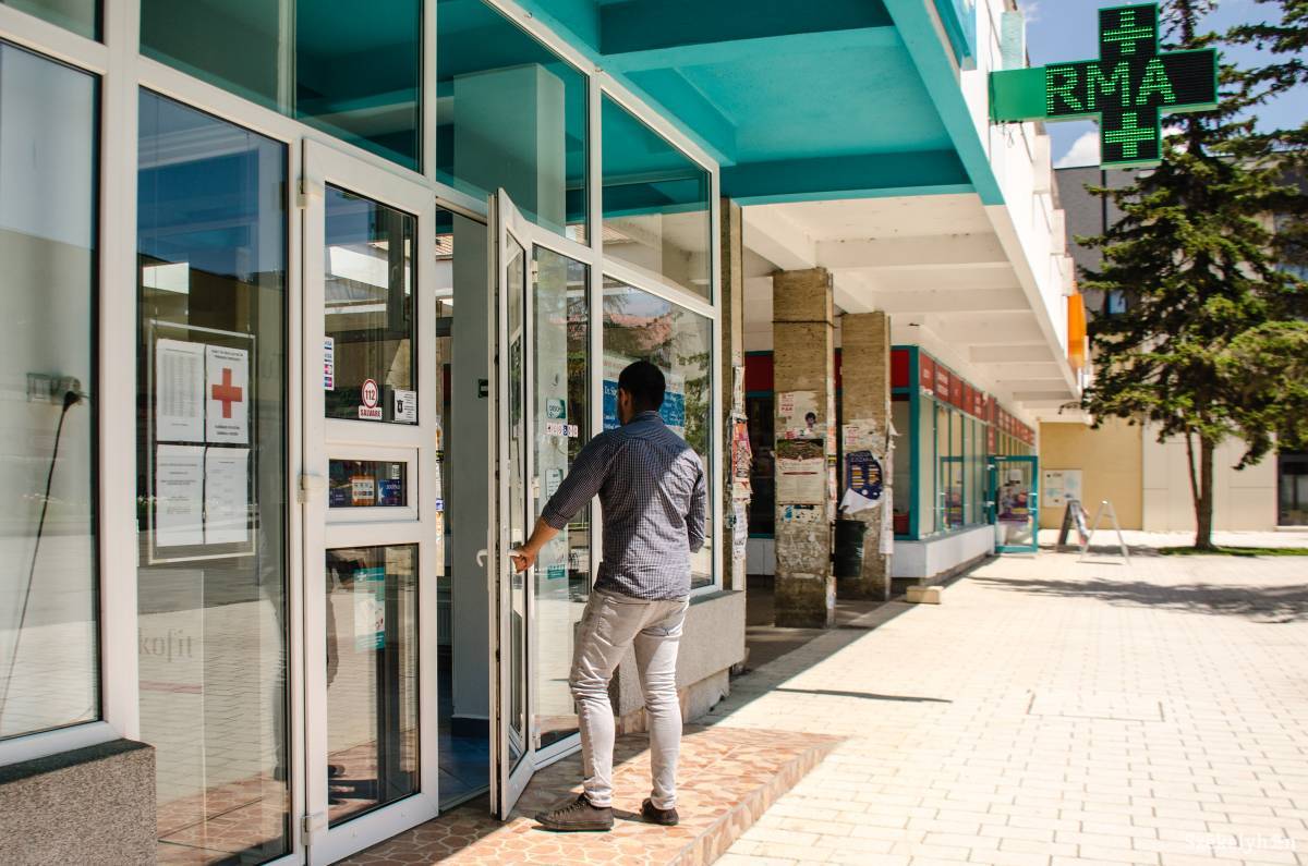 Helyhez kötött orvoslás. A recepteket még mindig csak a kiállító szakember megyéjében lehet kiváltani • Fotó: Gecse Noémi