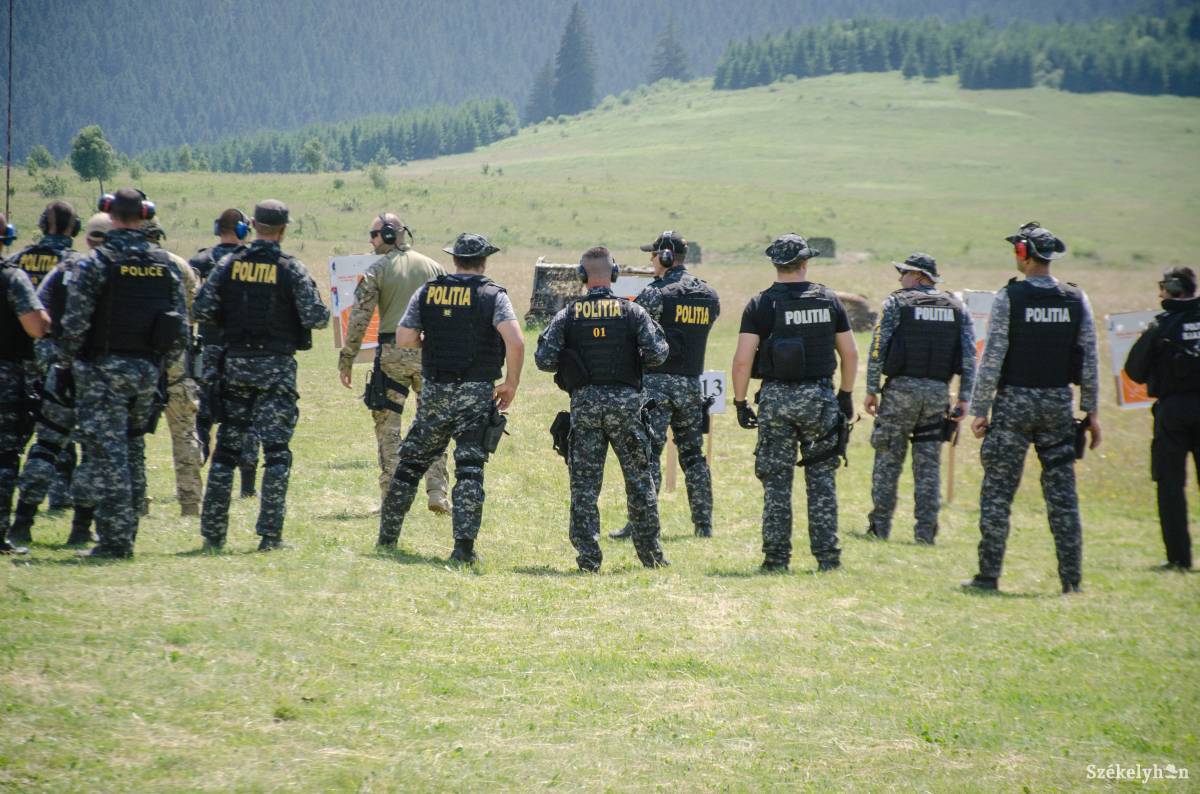 Fő a biztonság. Illusztráció •  Fotó: Gecse Noémi