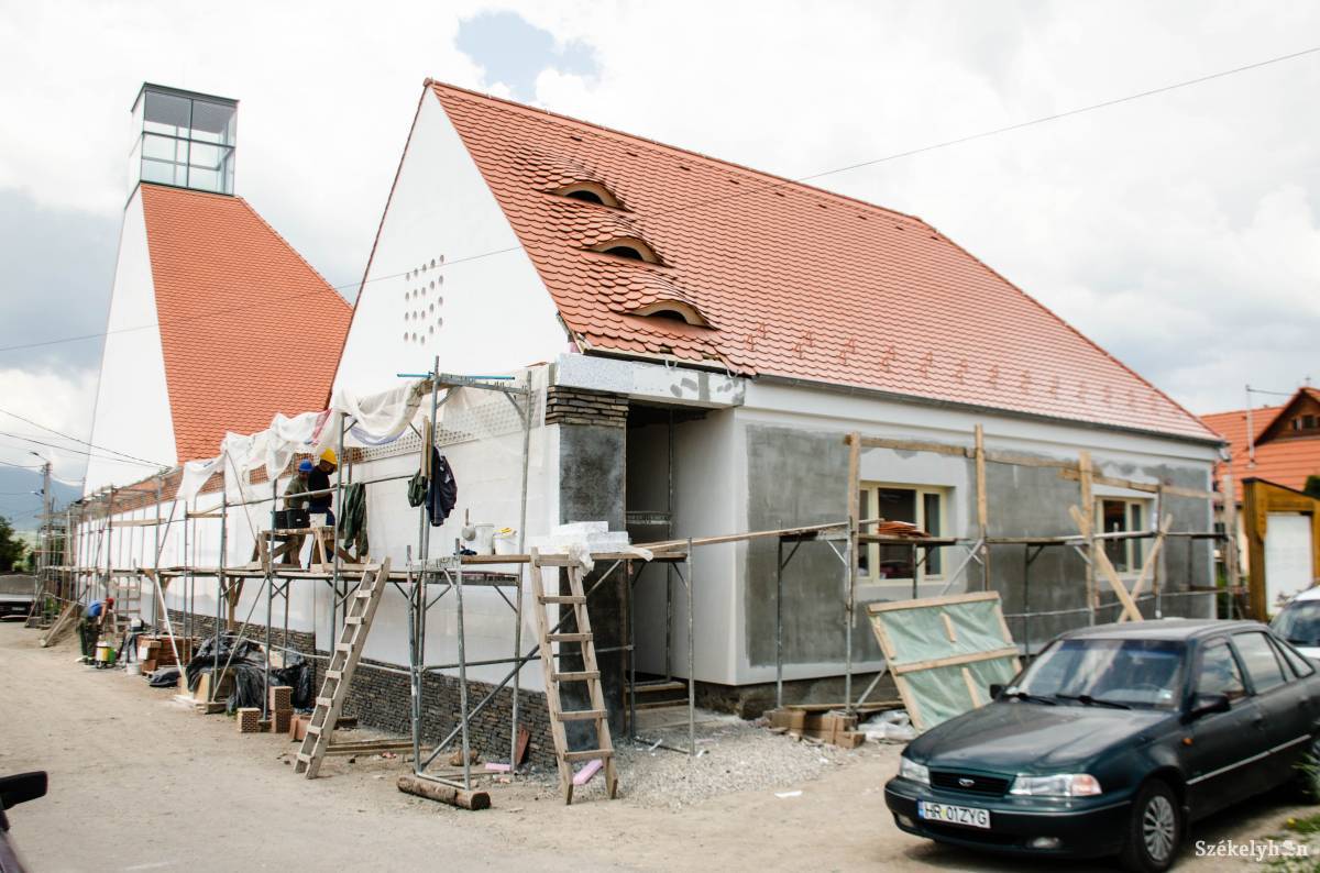 Szent Anna tiszteletére szentelik fel a kápolnát. Jelentős összefogással épült •  Fotó: Gecse Noémi