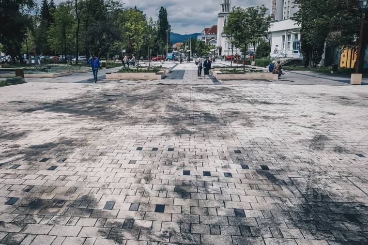 Szennyvíz a köztéren – a visszatérő probléma