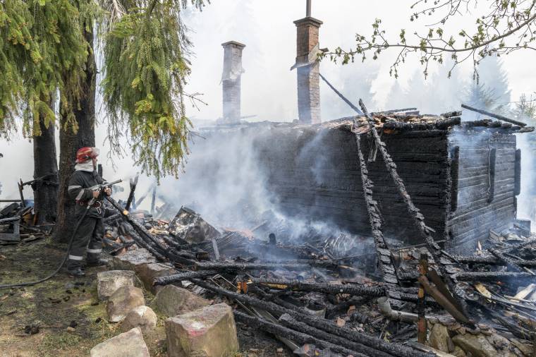 Küzdelem a lángokkal – tűzoltók Büdösfürdőn