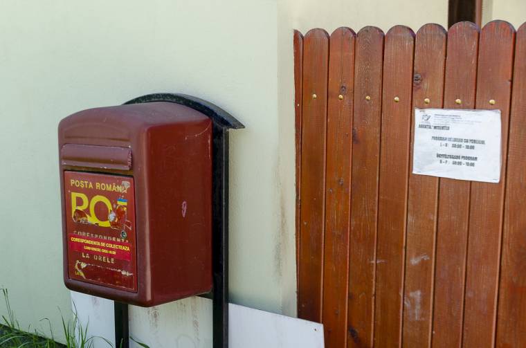 Elégedetlenséget szült a postások bérének csökkentése, mégis aláírták a szerződést Csíkszéken