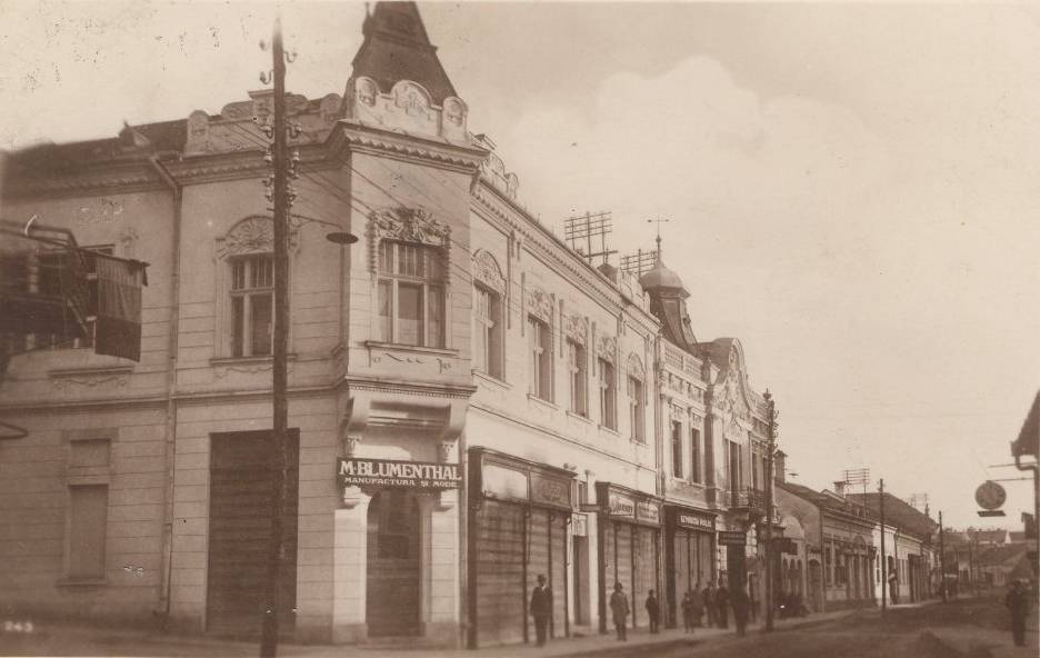 A Hirsch-ház 1941-ben. Az utca akkor Rákoczi nevét viselte. Forrás: csik360.ro 