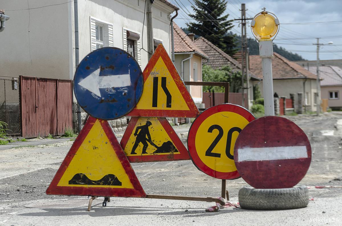 Tíz csíkszeredai beruházásra több mint 60 millió lejes támogatást kap a város •  Fotó: Gecse Noémi