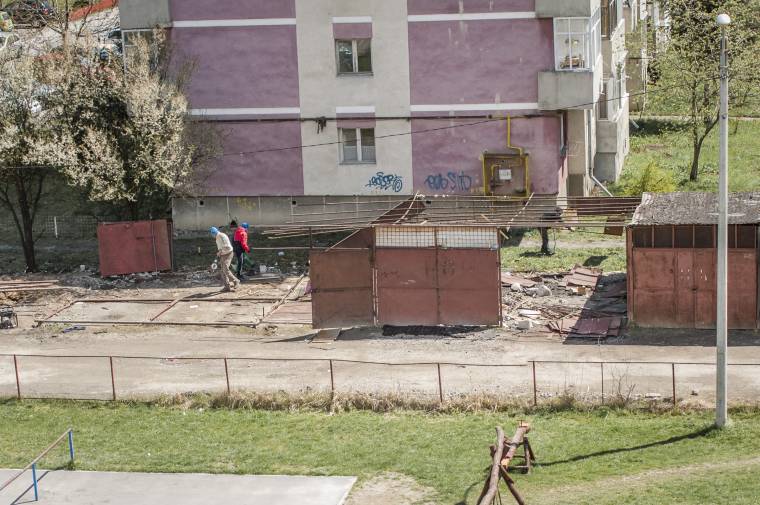 Egy garázssorral kevesebb lesz Csíkszeredában