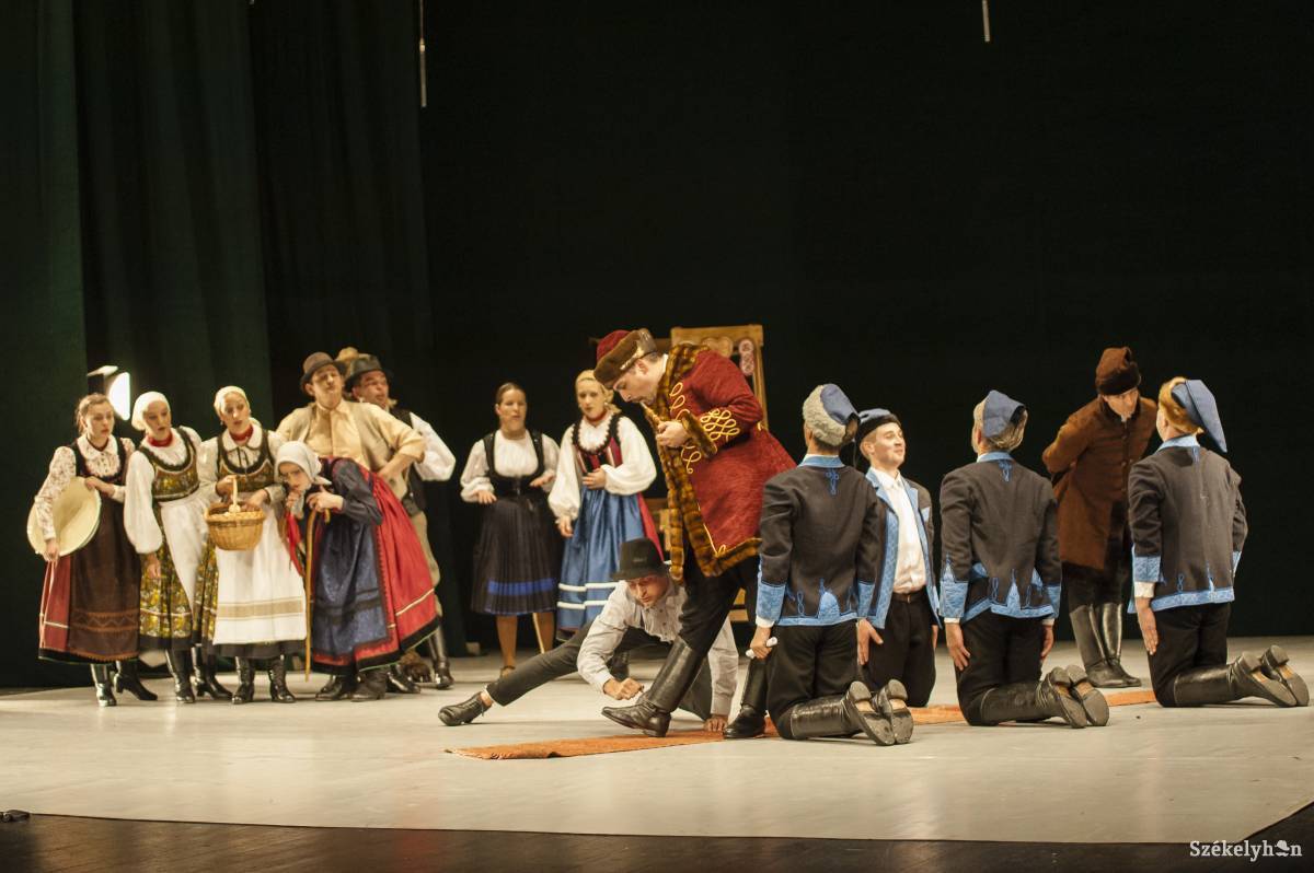 &bullet;  Fotó: Pinti Attila