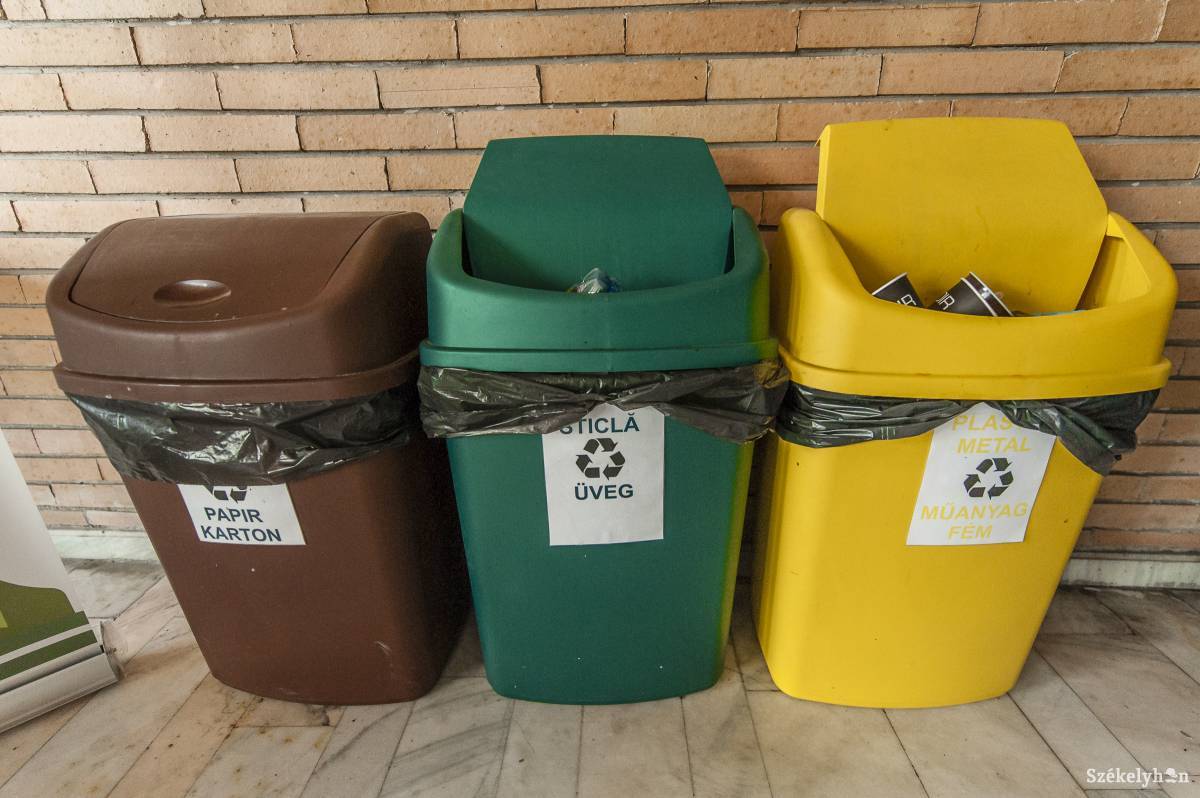 Külön gyűjtik a hulladékokat. Újrahasznosítják •  Fotó: Pinti Attila