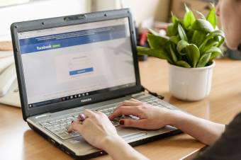 Világszerte összeomlott a Facebook, majd egy óra múlva helyreállt