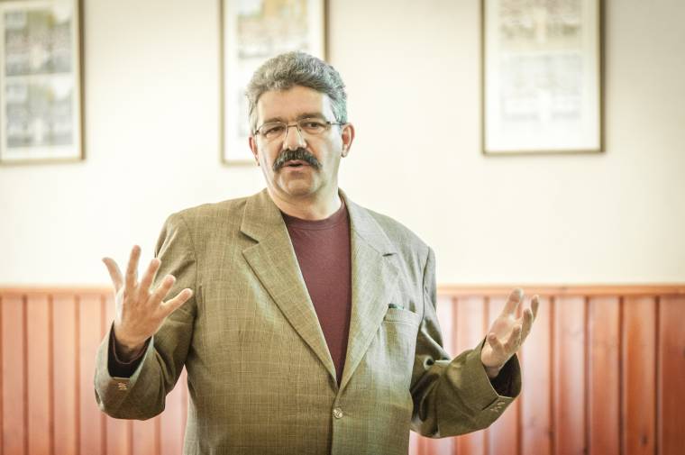 Útkeresés, Úrkeresés közösségben