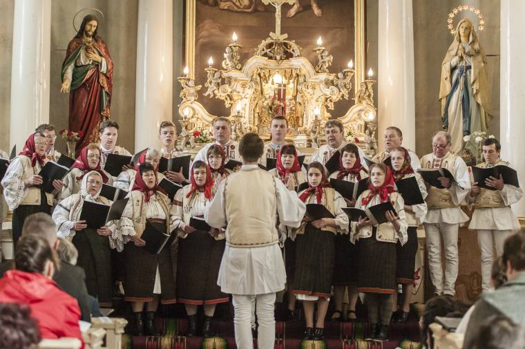 Isten dicséretét zengték