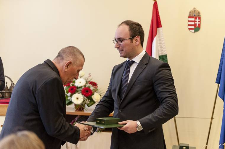 Állami kitüntetéssel elismert életpályák