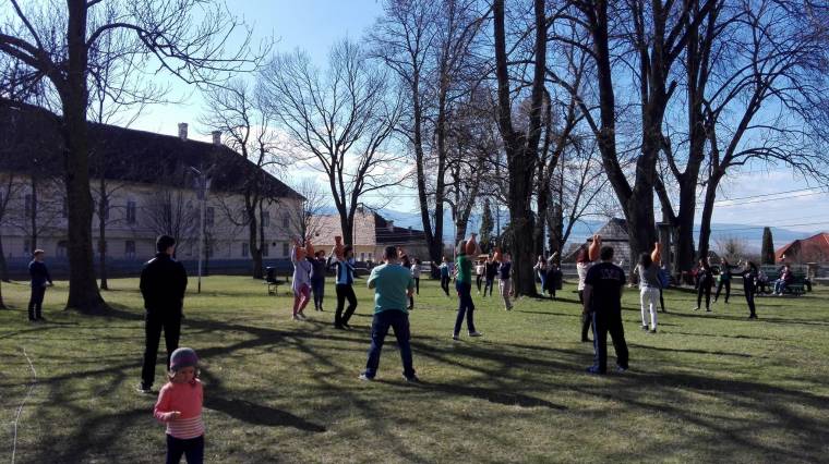 Hétköznapi hősöket keres a Nőileg magazin