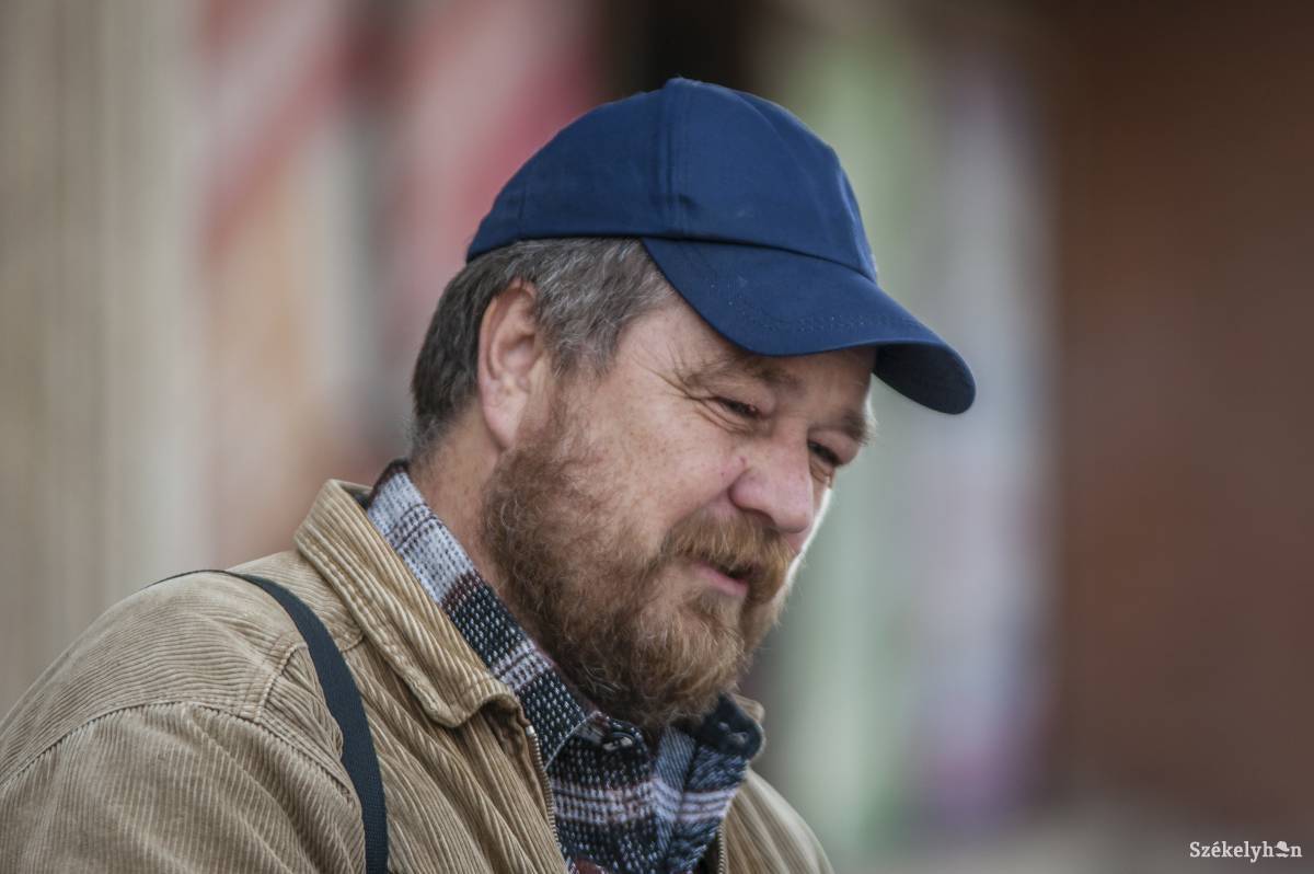 Bíró Ernő: minden, ami ebben a könyvben van, imádság után született &bullet;  Fotó: Pinti Attila