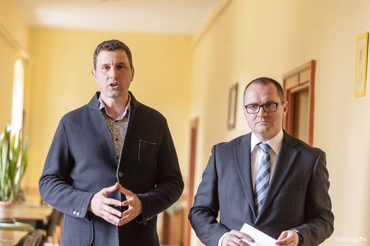 Tánczos Barna és Korodi Attila. Beszámoltak a munkájukról &bullet;  Fotó: Gecse Noémi