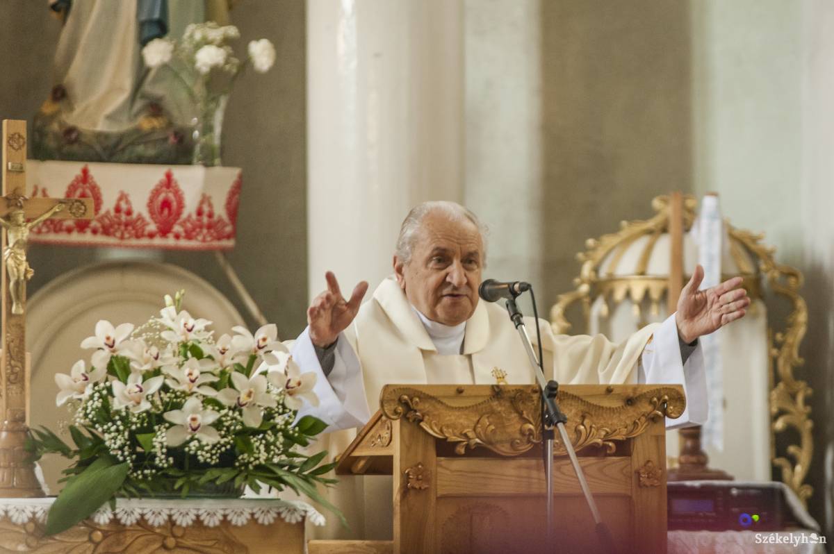 &bullet;  Fotó: Pinti Attila