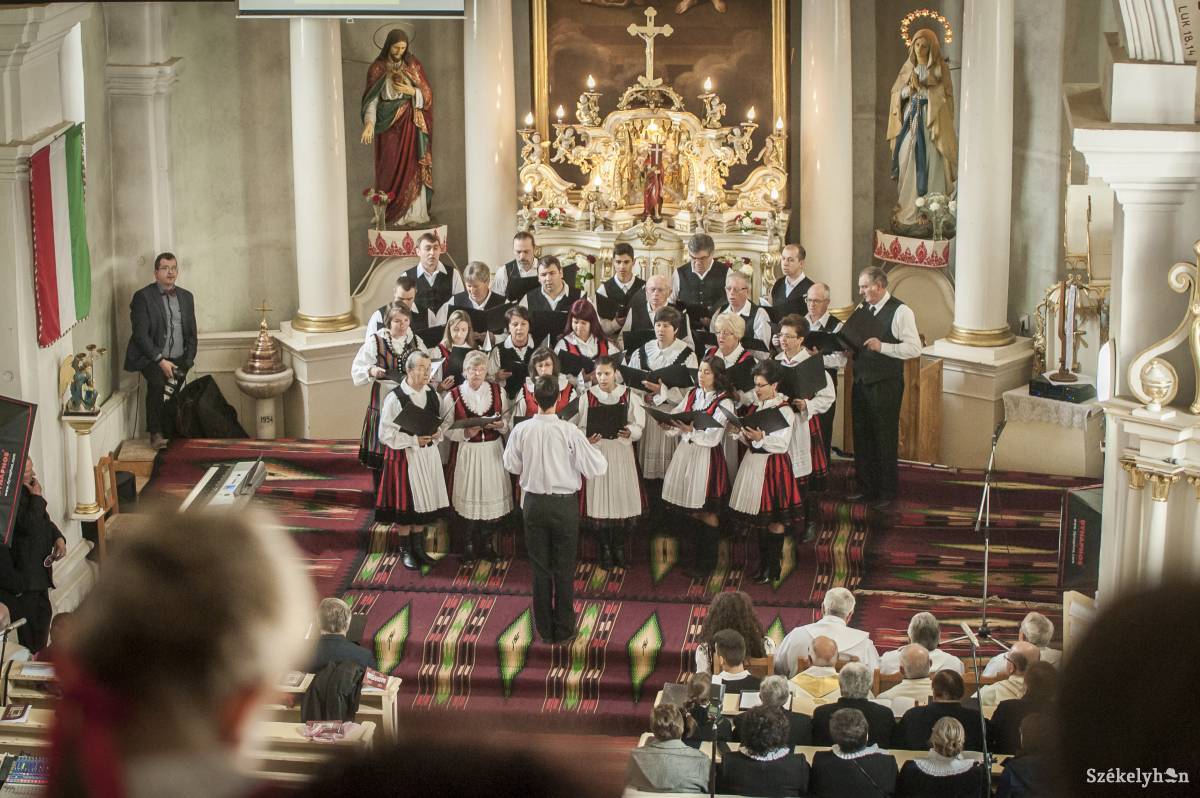 &bullet;  Fotó: Pinti Attila