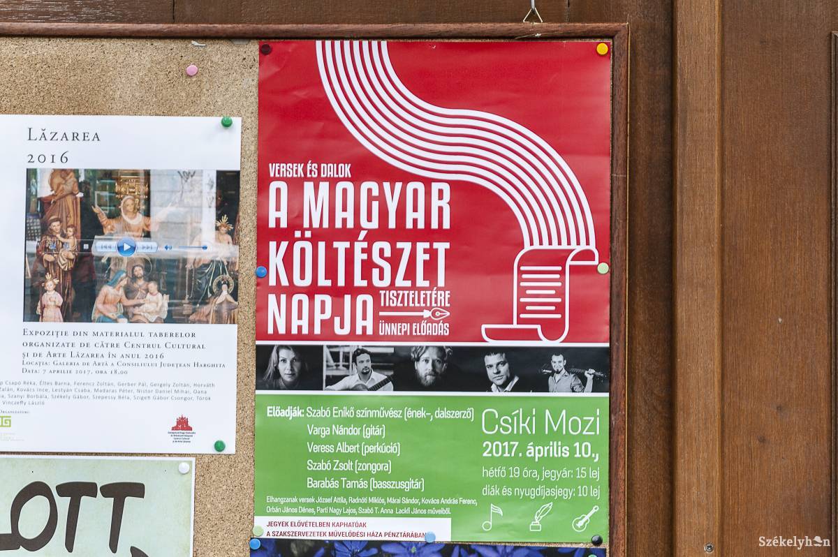 Versekkel, dalokkal ünnepelnek a csíkiak április 10-én és 11-én •  Fotó: Gecse Noémi
