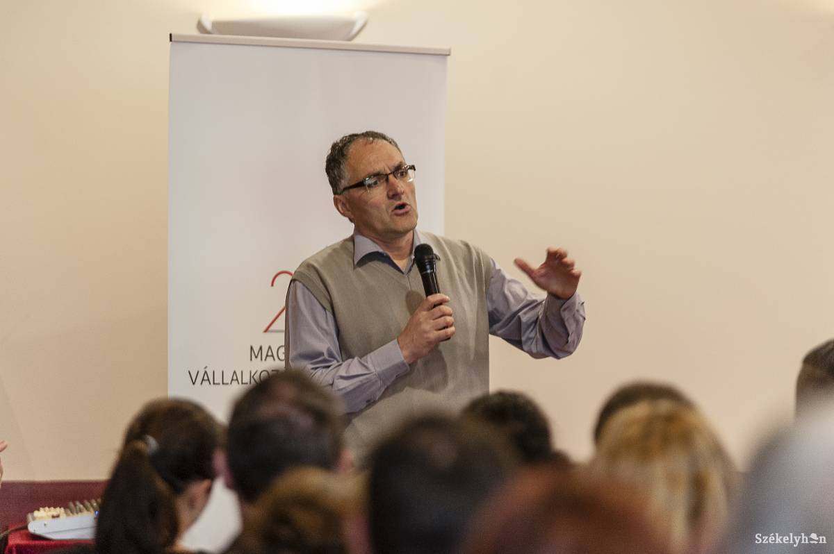 Ráduly Róbert Kálmán, Csíkszereda polgármestere. „Fontosak a családcentrikus vállalkozások, és fontos a minőség is” •  Fotó: Gecse Noémi
