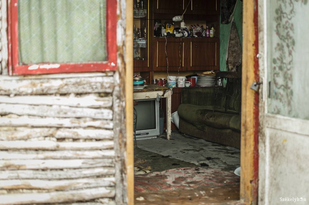 A robbanás helyszíne. Négy személyt szállítottak kórházba • Fotó: Pinti Attila