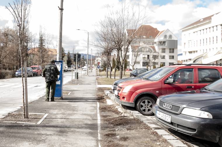 Felfüggesztették a parkolási szabályzót Csíkszeredában