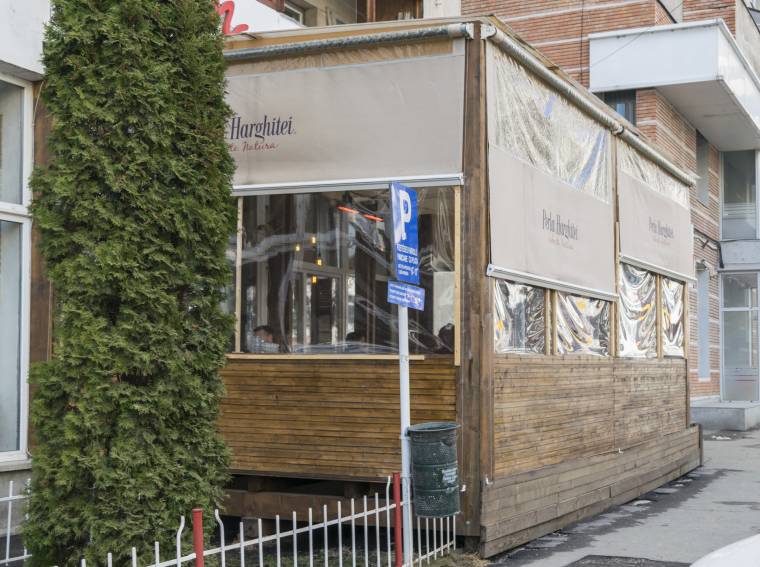 Befóliázott teraszok és a cigitörvény: lavírozás a törvényesség határán