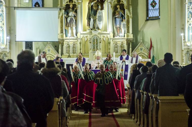 Megnyitották Szépvízen a Szent László-emlékévet