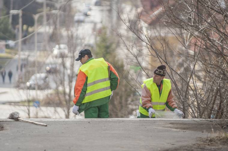 Partnerek voltak a csíkiak a nagytakarításban