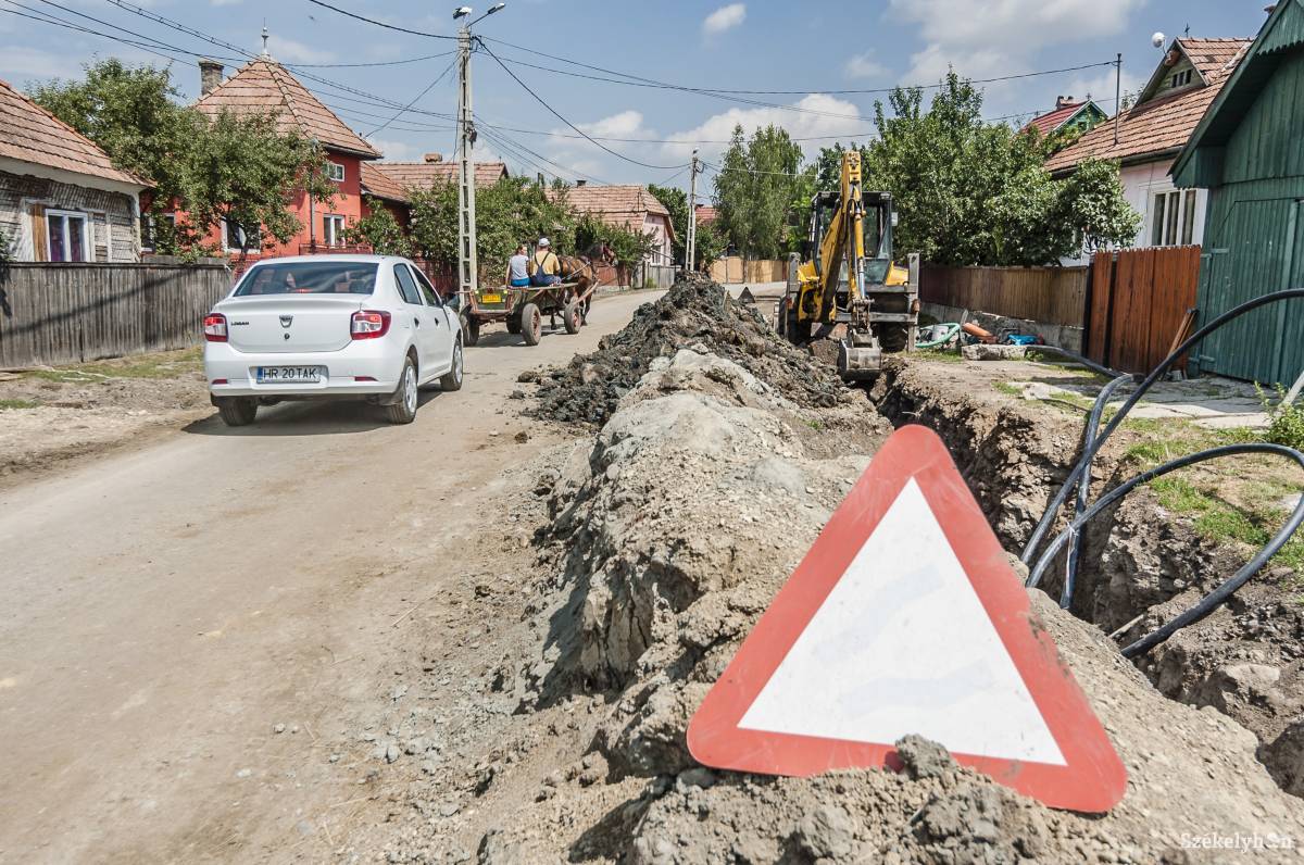 Vannak részek, amik a Harvíz beruházásából. Ezeket építik most ki. Archív •  Fotó: Veres Nándor