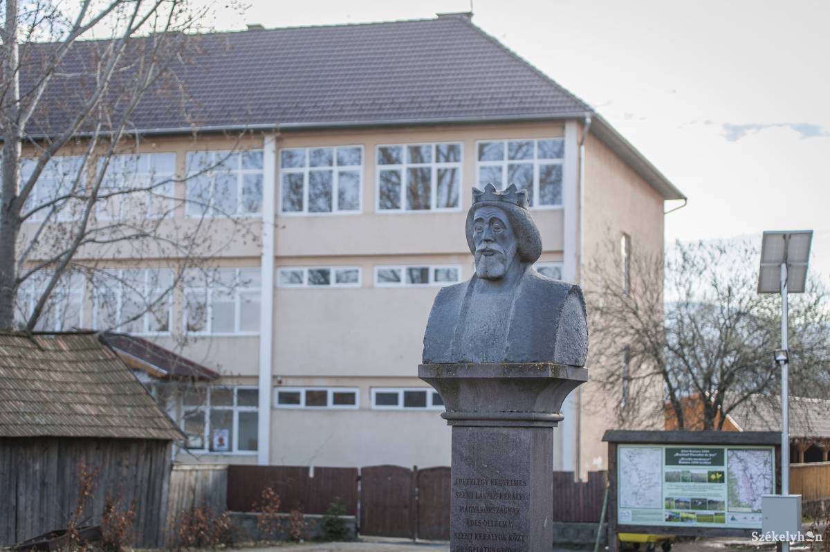 &bullet;  Fotó: Pinti Attila