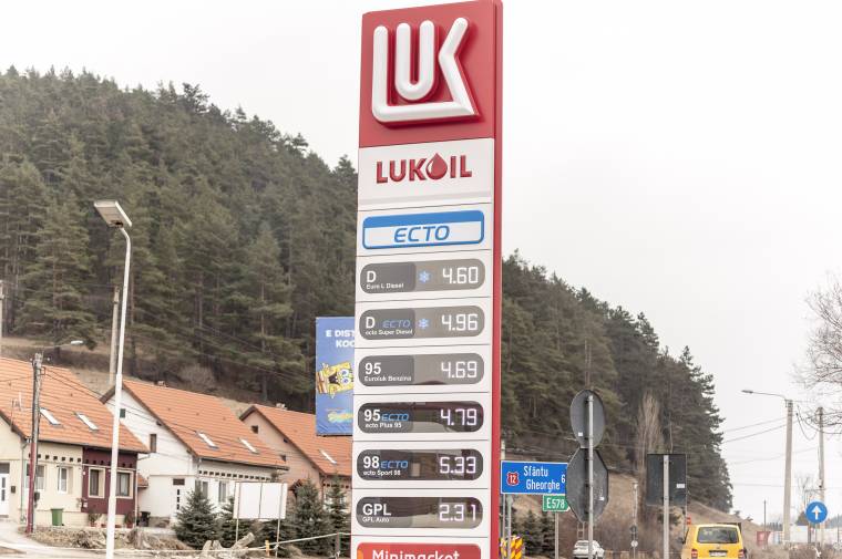 Literenként húsz banival kevesebbért tankolhatunk – februárhoz képest