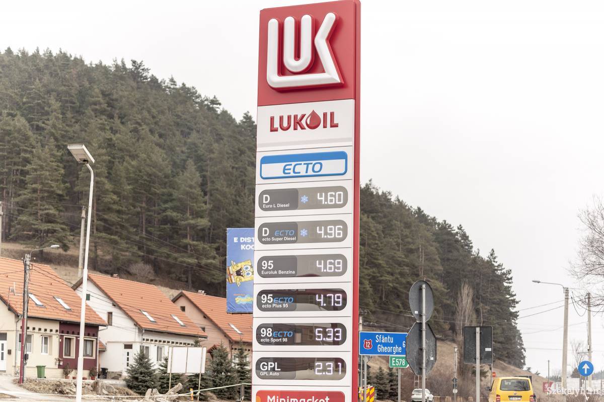 Idén már második alkalommal csökkentek jelentős mértékben az üzemanyagárak •  Fotó: Gecse Noémi