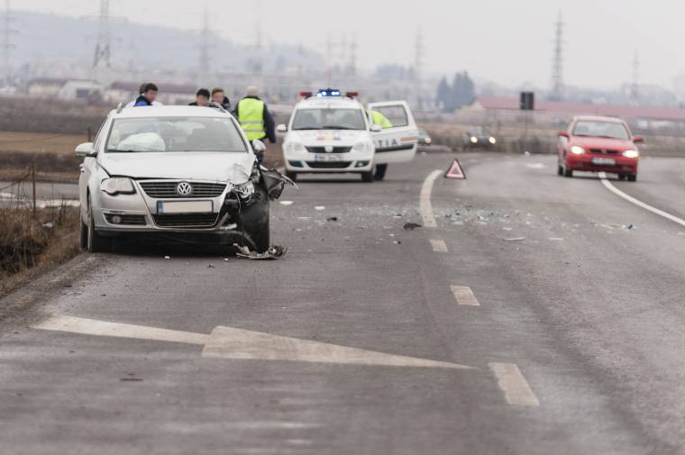 Elsőbbségadás elmulasztása miatt ütköztek