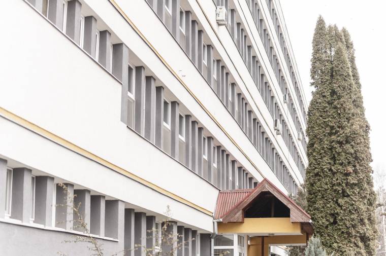 A szaktárca helyett a megyei tanács adja a kórháznak szánt pénzt