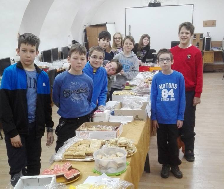 A tanodának segítettek az iskolások