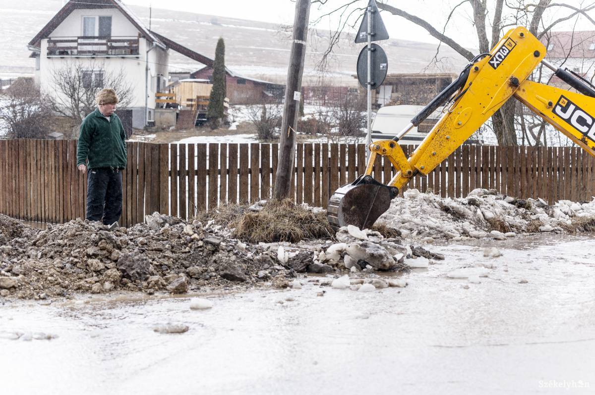 Szabaddá tenni a víz útját. Archív •  Fotó: Gecse Noémi