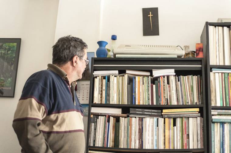 Ezeket a könyveket nem sűrűn veszik meg a boltokban – mégis feltette rá az életét