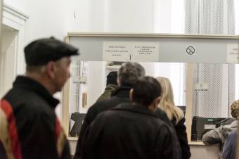 Karcsúsítás helyett egyre csak dagad a közalkalmazottak száma