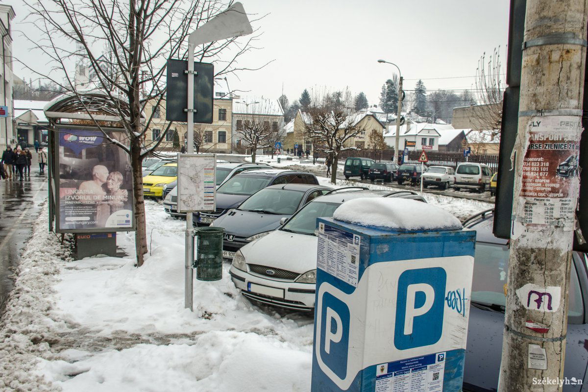 A túlzsúfolt városközpontokban is parkolóhelyeket tudnak biztosítani a változások •  Fotó: Pinti Attila