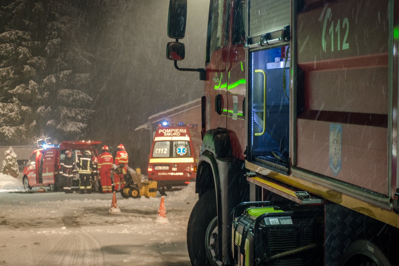 Tizenöt megyében és a fővárosban okozott vészhelyzeteket a havazás és a hóvihar az elmúlt 24 órában