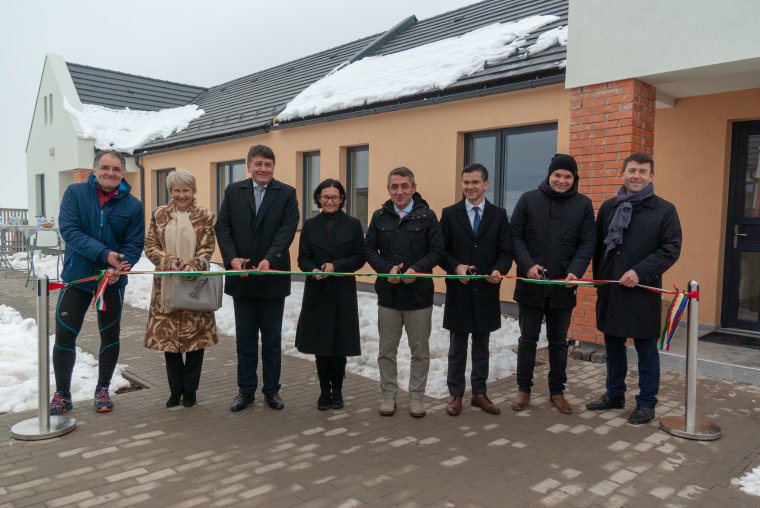 Orvoslakásokat adtak át Csíkszeredában