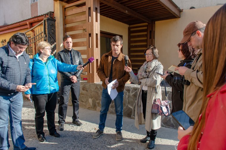 Lefújták a gyertyás tüntetést: súlyos büntetésekkel riogatták a csíki hatóságok Beke István és Szőcs Zoltán támogatóit