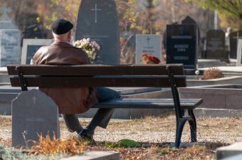 Élet a halál után: ne csak a temetéskor álljunk a gyászolók mellé