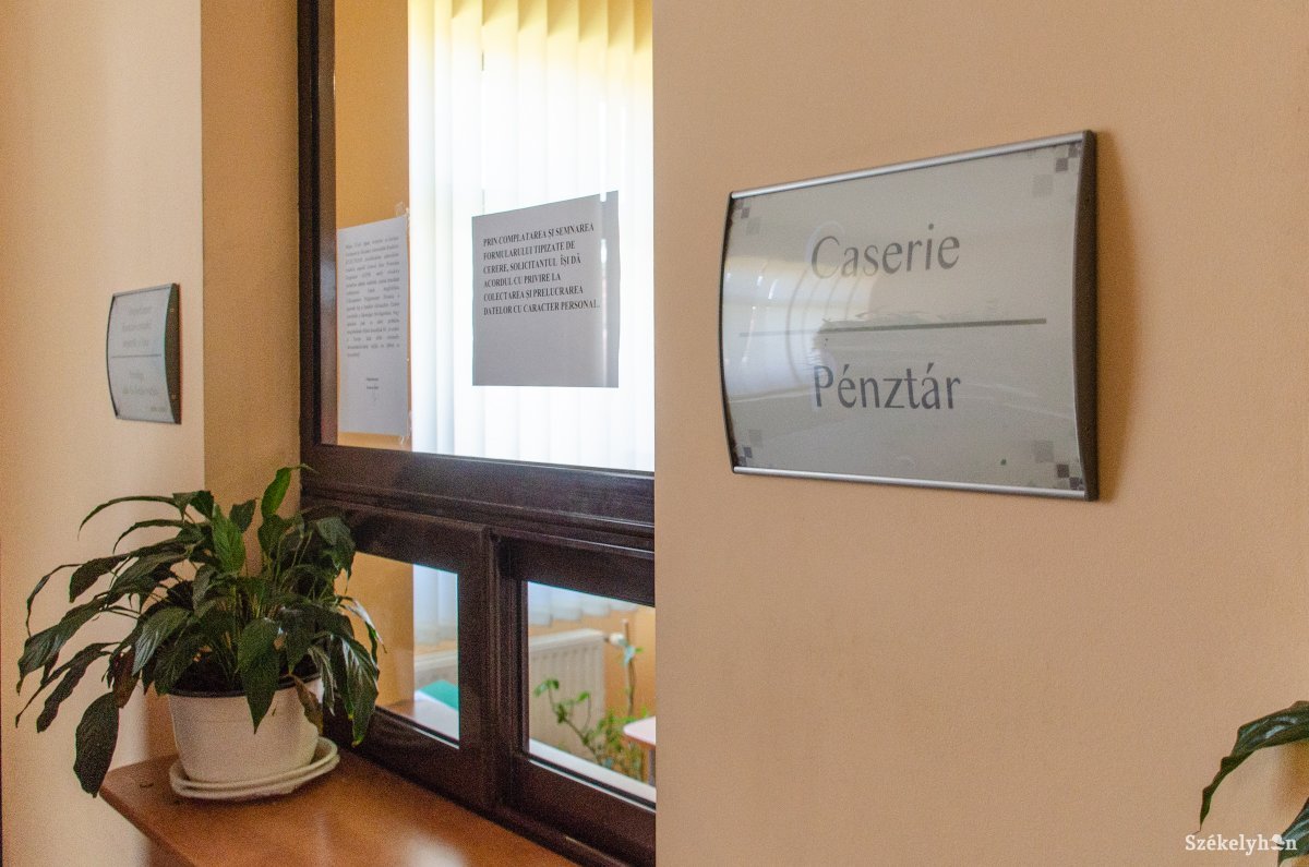 Októbertől havi egy százalékos késedelmi kamatot rónak ki a be nem fizetett adókra, illetékekre •  Fotó: Gecse Noémi