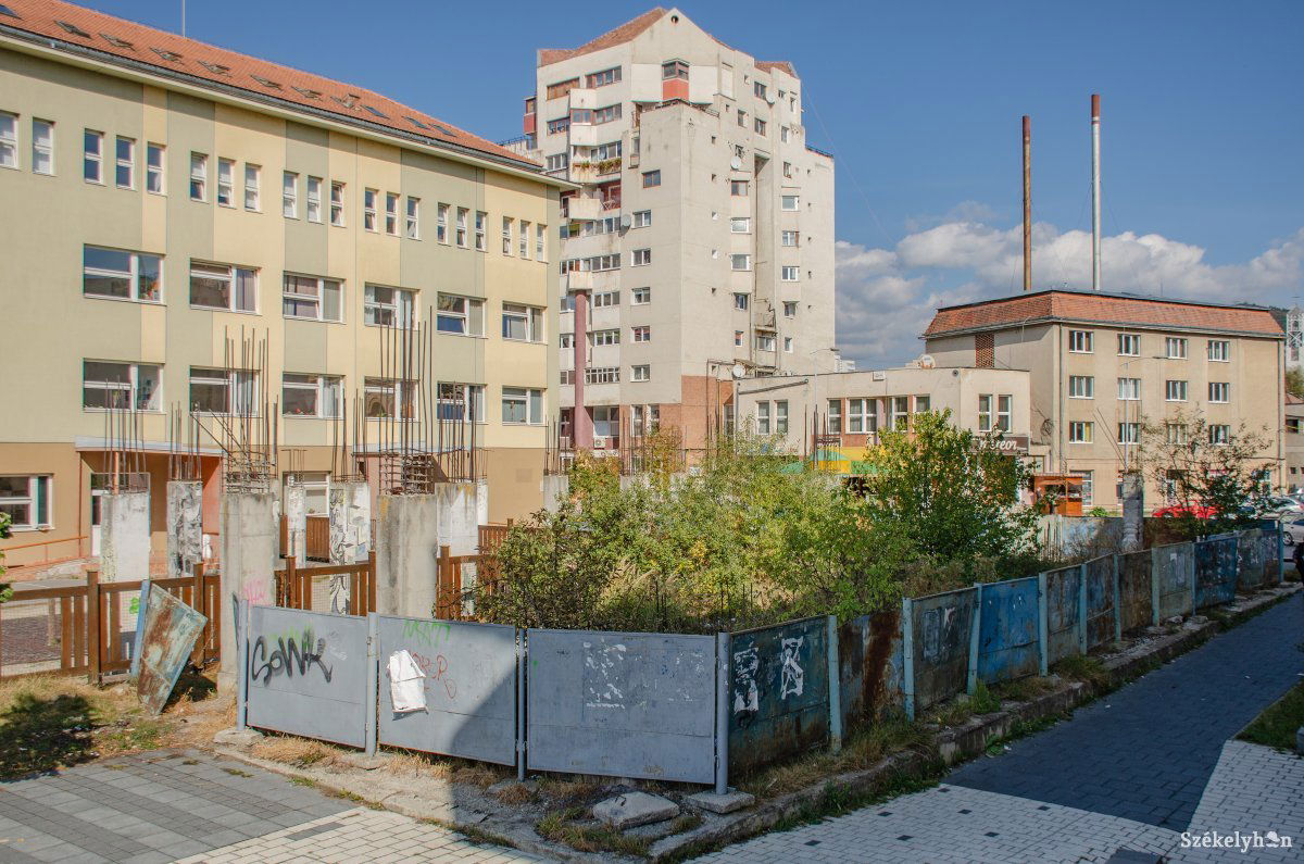 A Szakszervezetek Művelődési Házával vonnák össze a művészeti iskola épületét •  Fotó: Gecse Noémi