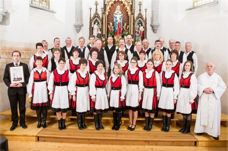 Szívesen énekelnek együtt a Kisboldogasszony Egyházi Kórus tagjai