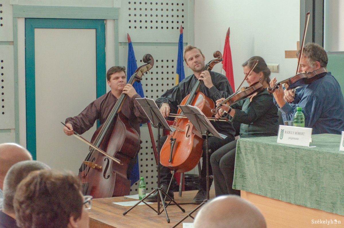 &bullet;  Fotó: Gecse Noémi