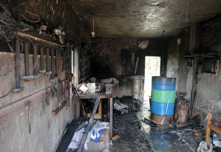 Egy háztulajdonos felgyújtotta saját lakását Csicsóban, műhely kapott lángra Csíkkarcfalván