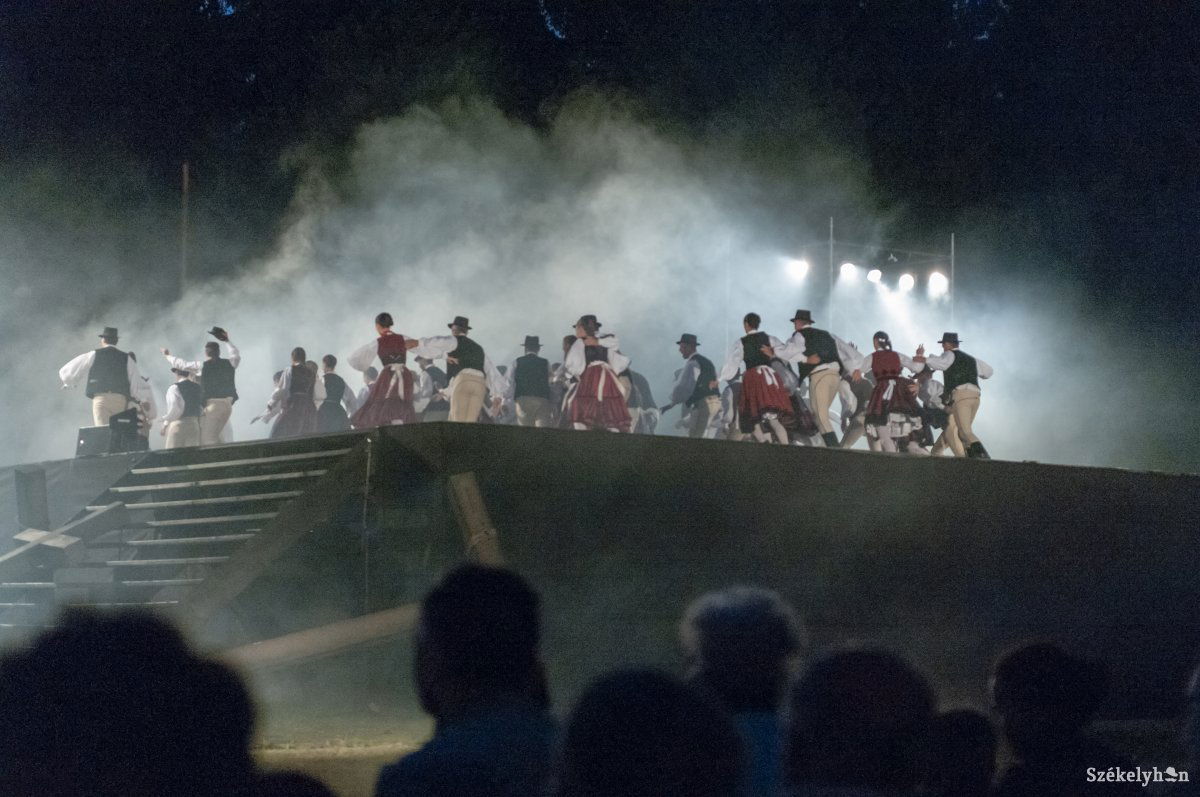 &bullet;  Fotó: Gábos Albin