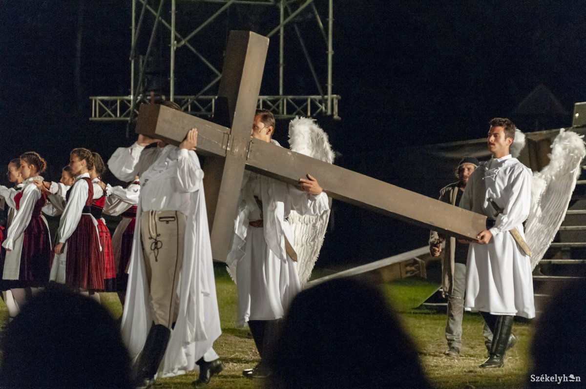 &bullet;  Fotó: Gábos Albin